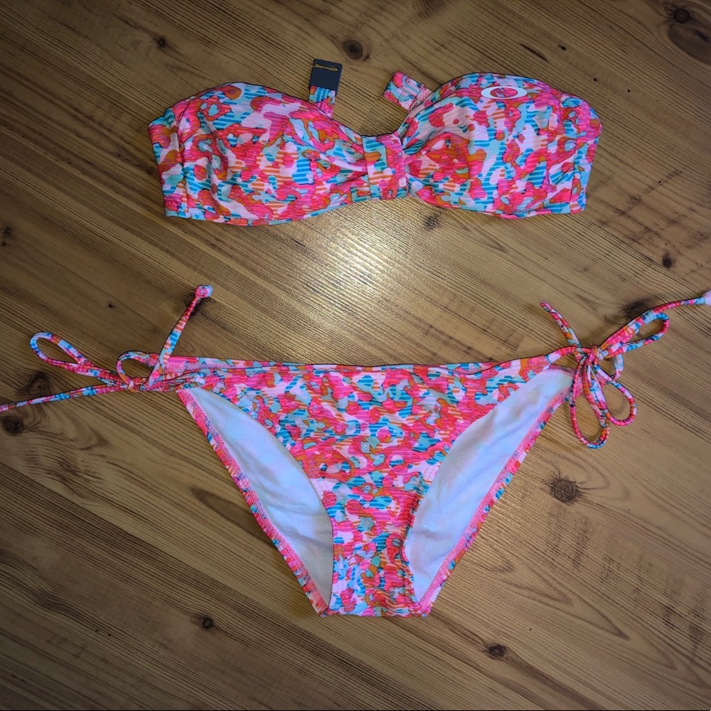 Oakley Bikini